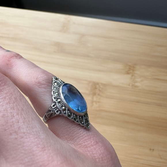 Vintage Heirloom Ring - Picture 3 of 4